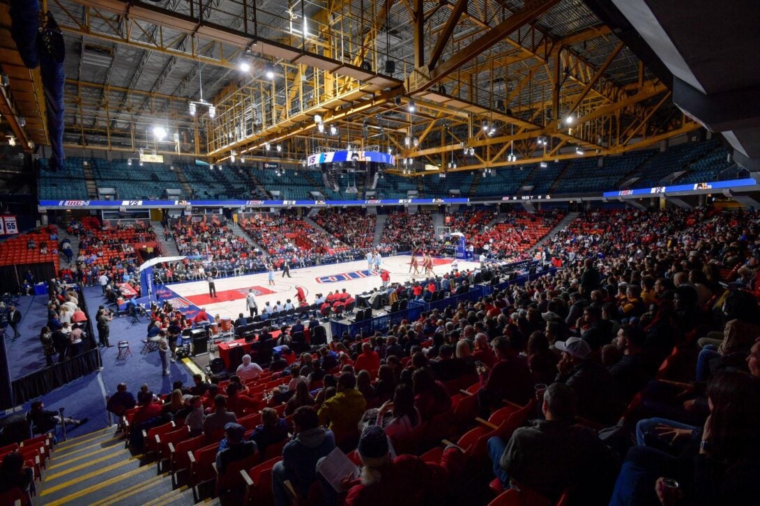 UIC Flames basketball game